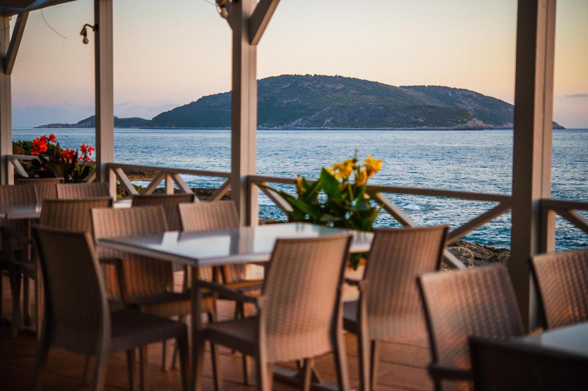 Mesogeios Hotel Маратополис Экстерьер фото